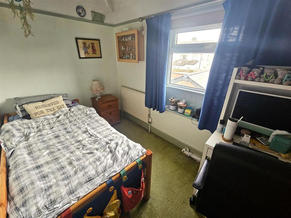 Bedroom 3 (2).jpg