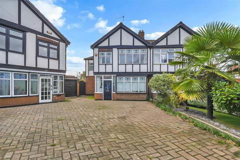 Middleton Close, London E4