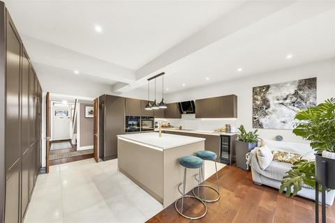undefined, Middleton Close, London E4