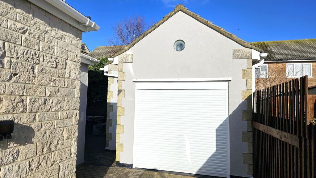 Large Garage Worshop