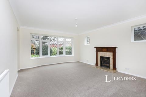 3 bedroom detached house to rent, The Grove, Ratton, Eastbourne, BN20