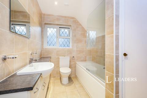 3 bedroom detached house to rent, The Grove, Ratton, Eastbourne, BN20