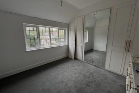 undefined, Brighton Road, Surrey, CR8