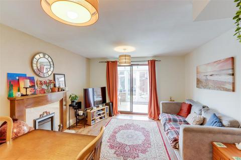2 bedroom semi-detached house for sale, Roseberry Gardens, Hucknall NG15