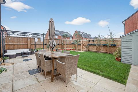 3 bedroom detached house for sale, Collingswood Close, Market Harborough LE16