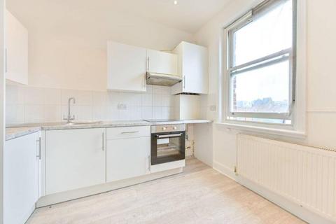 3 bedroom flat to rent, Craven Park Road, Harlesden