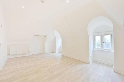 3 bedroom flat to rent, Craven Park Road, Harlesden