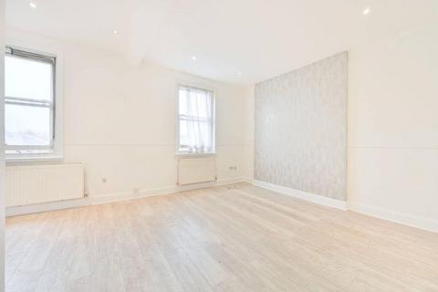 3 bedroom flat to rent, Craven Park Road, Harlesden