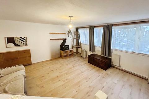 3 bedroom apartment to rent, Pelican Estate, London, SE15