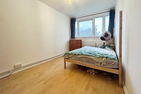 3 bedroom apartment to rent, Pelican Estate, London, SE15
