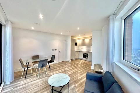 2 bedroom apartment to rent, Healum Avenue, Southall UB2