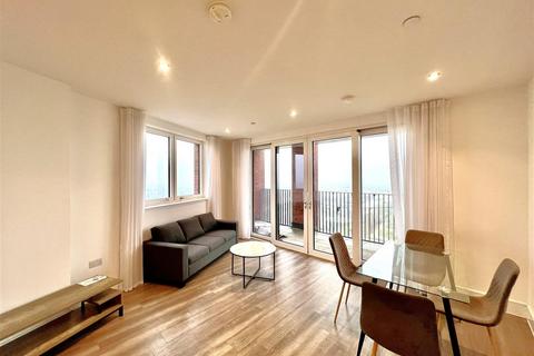 2 bedroom apartment to rent, Healum Avenue, Southall UB2