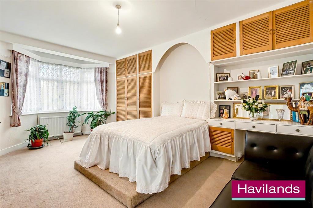 Woodland Way N21 3 PY-12.jpg
