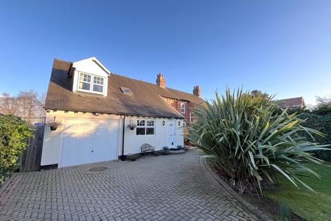 3 bedroom semi-detached house for sale, Kielder Avenue, Northumberland NE23