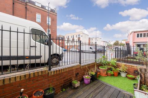 3 bedroom flat for sale, 18 Cave Street, Bristol BS2