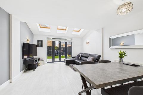 3 bedroom detached house for sale, Cane Hill Drive, Coulsdon CR5