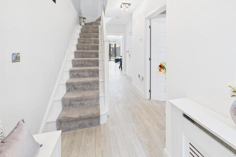 3 bedroom detached house for sale, Cane Hill Drive, Coulsdon CR5