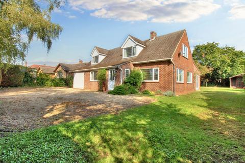 3 bedroom chalet to rent, Through Duncans, Woodbridge, IP12