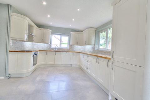 3 bedroom chalet to rent, Through Duncans, Woodbridge, IP12