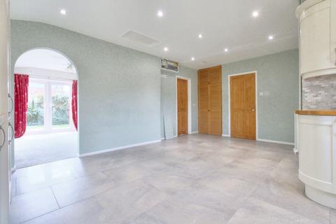 3 bedroom chalet to rent, Through Duncans, Woodbridge, IP12