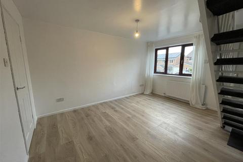 2 bedroom house to rent, Forester Drive, Stalybridge