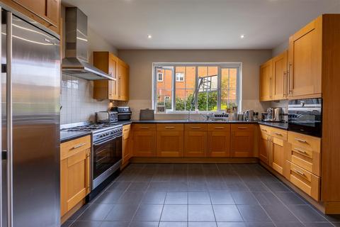 5 bedroom detached house for sale, Brook Farm Close, Bishop's Stortford
