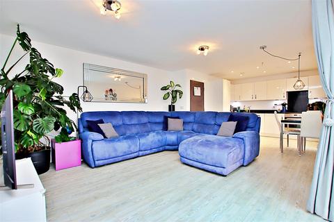 2 bedroom flat for sale, Darwin House,Holmesley Road, Borehamwood