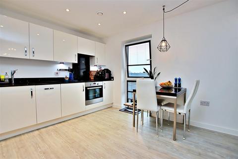 2 bedroom flat for sale, Darwin House,Holmesley Road, Borehamwood