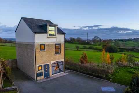 3 bedroom detached house for sale, Bleaklow Court, Hawkshaw, Bury