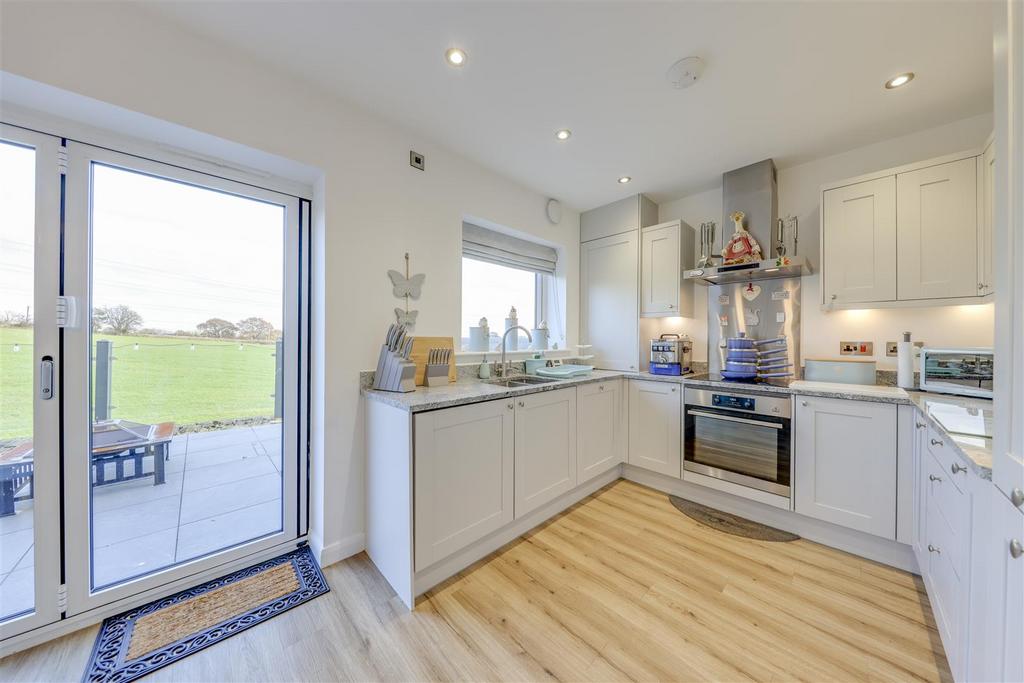 Kitchen Alt 2