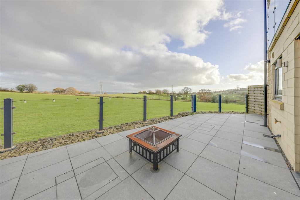 Patio Alt