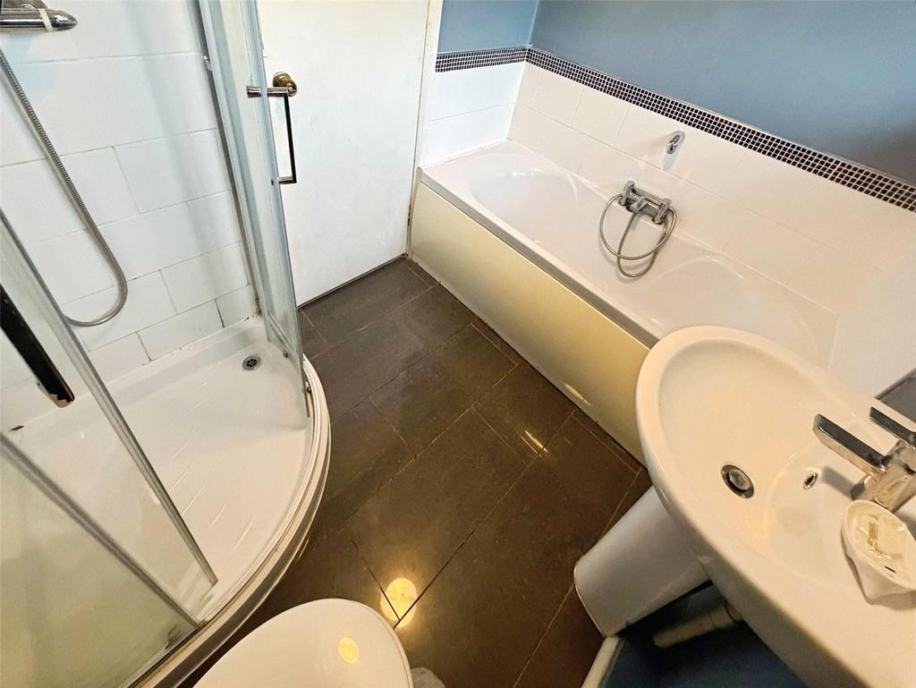 Bath/Shower Room