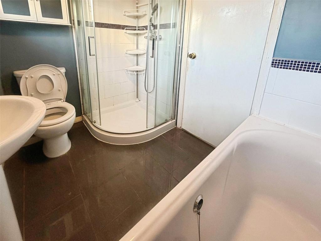Bath and Shower Rm