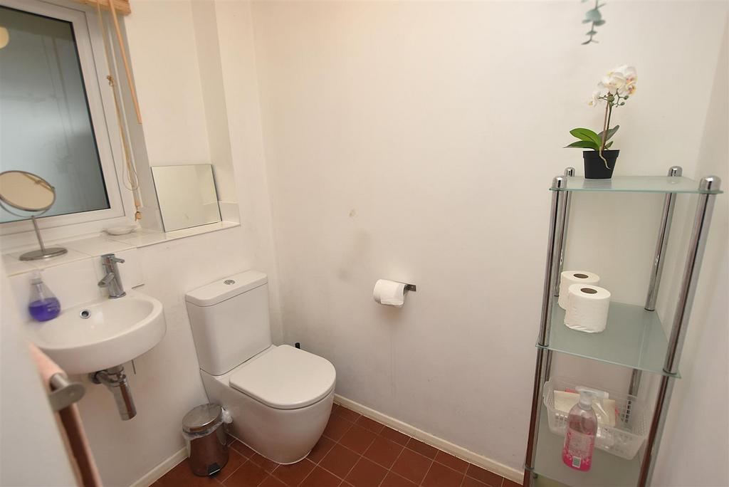 Cloakroom/WC