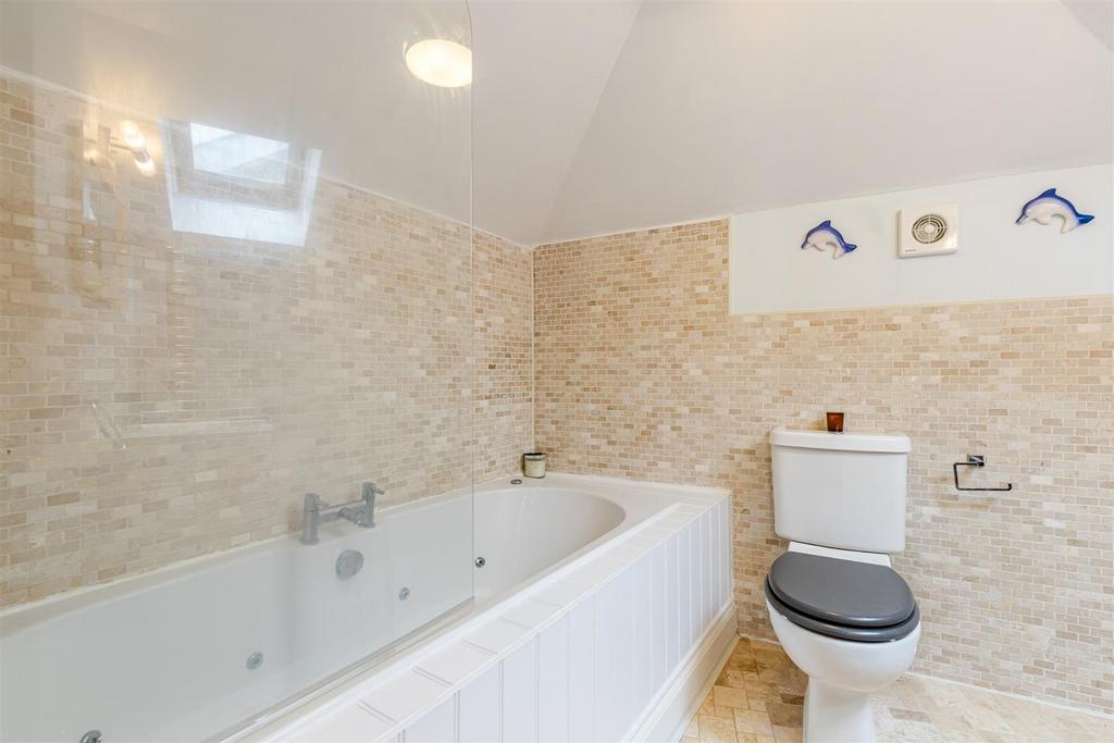 A19 - 6 Endsleigh Court, Stoke Fleming - 251111.jp