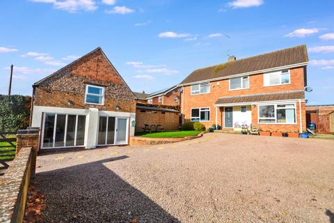 undefined, Twyning Green, Tewkesbury, Gloucestershire