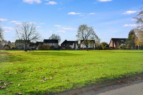 undefined, Twyning Green, Tewkesbury, Gloucestershire
