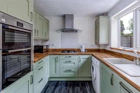 2 bedroom semi-detached house to rent, Vyne Crescent, Great Holm