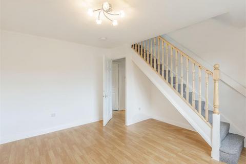2 bedroom semi-detached house to rent, Vyne Crescent, Great Holm