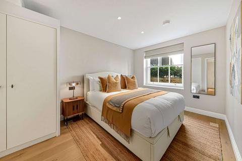 2 bedroom apartment for sale, Porchester Gardens, Bayswater, London W2