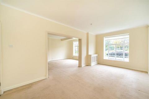 undefined, Heath Rise, London SW15