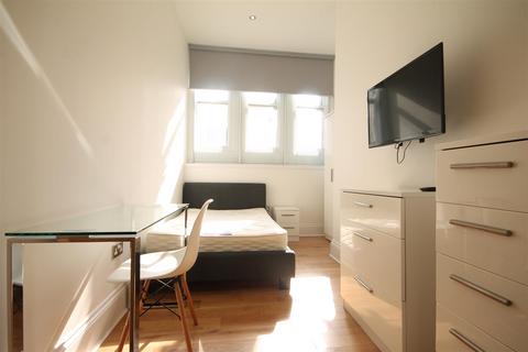 3 bedroom apartment to rent, Chaucer Building, City Centre