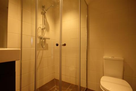 3 bedroom apartment to rent, Chaucer Building, City Centre