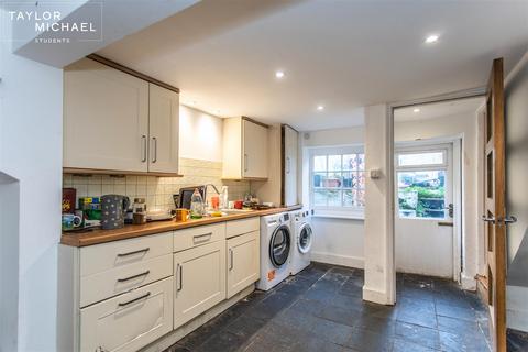 4 bedroom terraced house to rent, George Street, Brighton