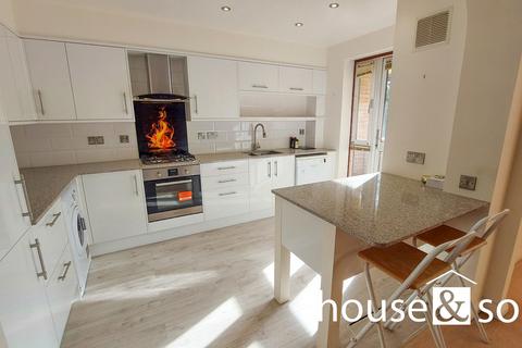 2 bedroom apartment for sale, Keverstone Court, Manor Road, East Cliff, Bournemouth BH1