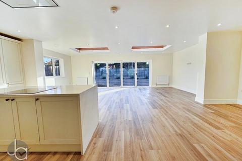3 bedroom detached bungalow for sale, Wyndham Crescent, Clacton-on-Sea