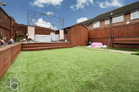 2 bedroom maisonette for sale, Geranium Walk, Colchester