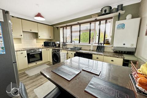 2 bedroom maisonette for sale, Geranium Walk, Colchester