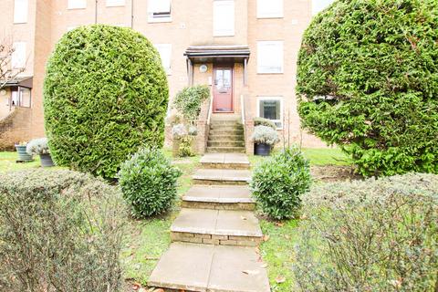2 bedroom flat to rent, 103 Woodcote Road, Wallington, SM6