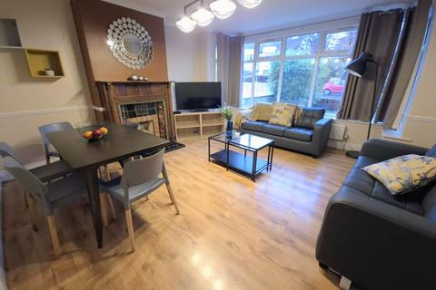 6 bedroom semi-detached house for sale, St. Anns Lane, Leeds